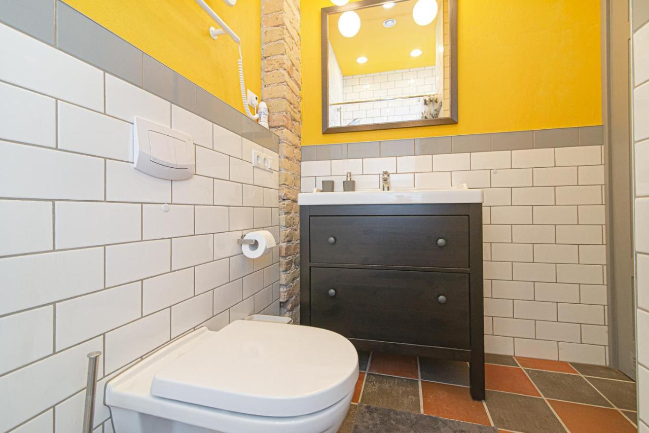 Modern Vilnius Old Town Apartment With Free Parking ภายนอก รูปภาพ